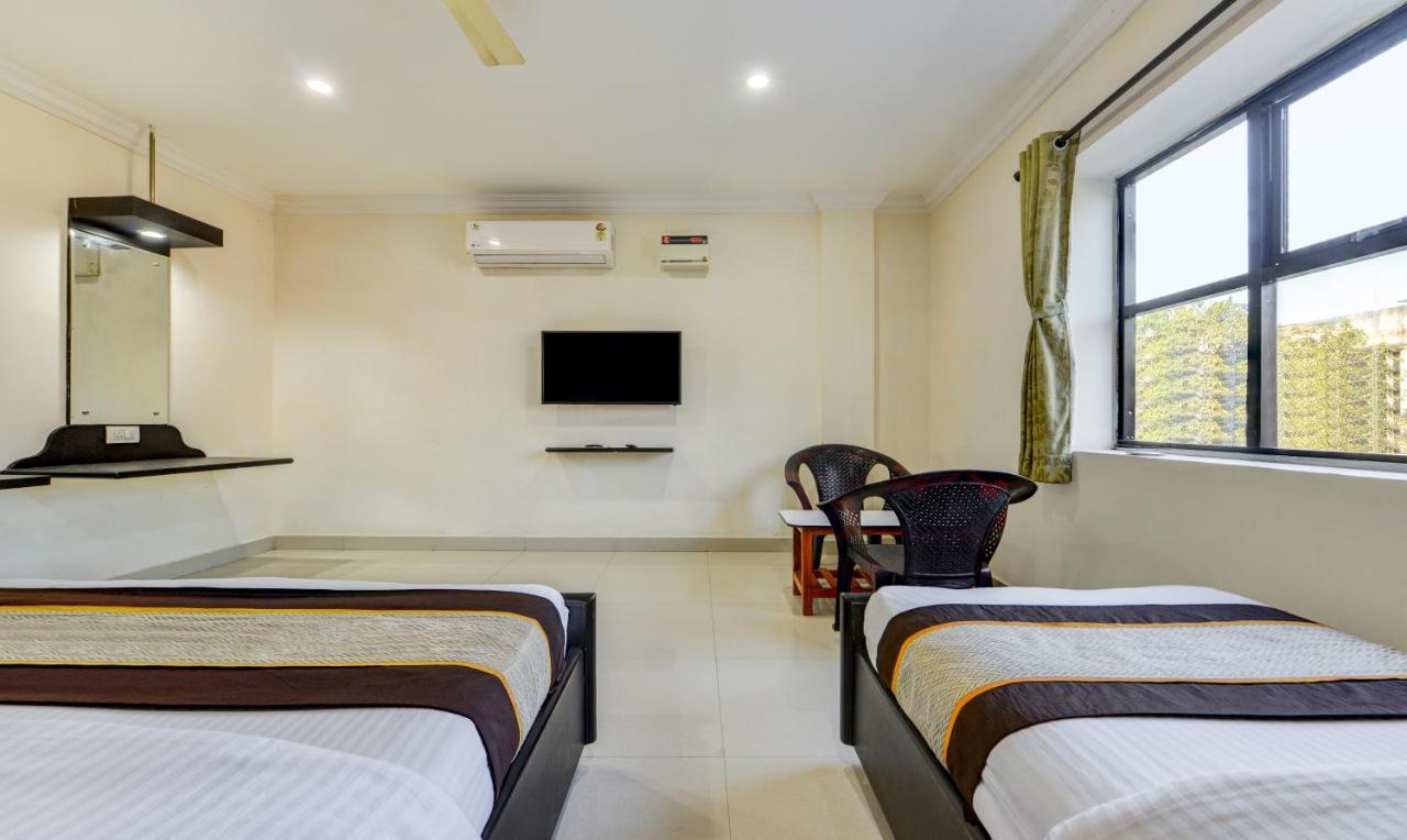 Pleasant Days Hotel Chennai Esterno foto