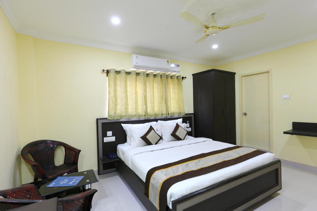 Pleasant Days Hotel Chennai Esterno foto