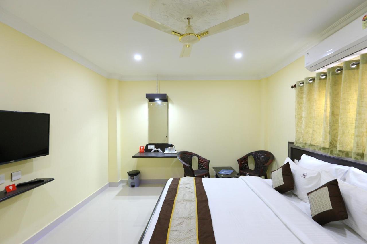 Pleasant Days Hotel Chennai Esterno foto