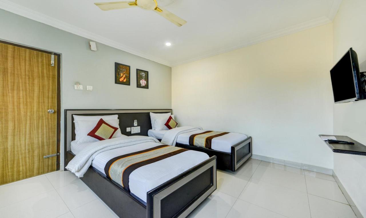 Pleasant Days Hotel Chennai Esterno foto