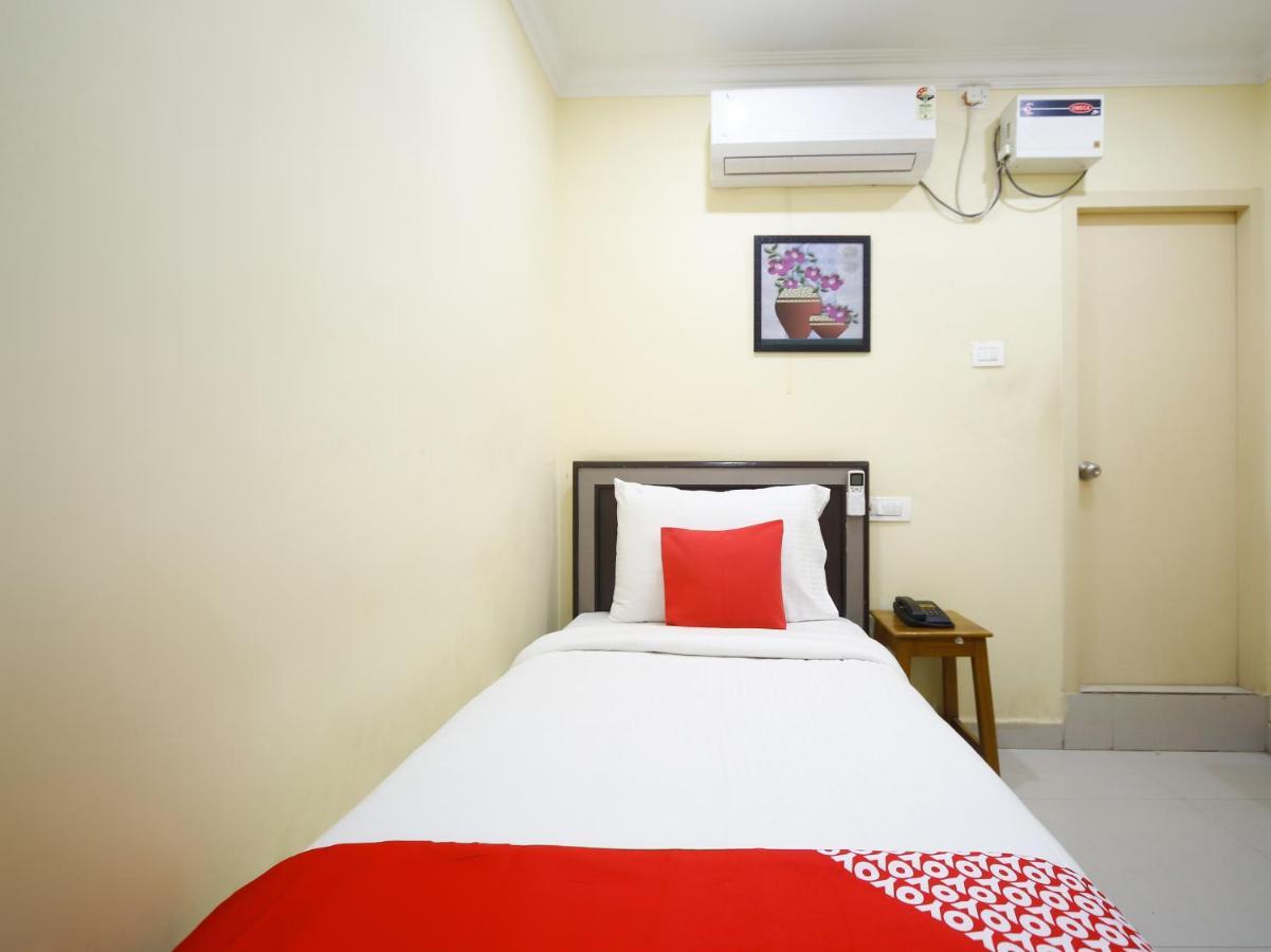 Pleasant Days Hotel Chennai Esterno foto