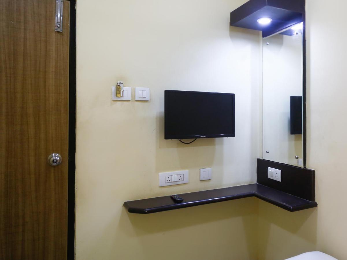 Pleasant Days Hotel Chennai Esterno foto