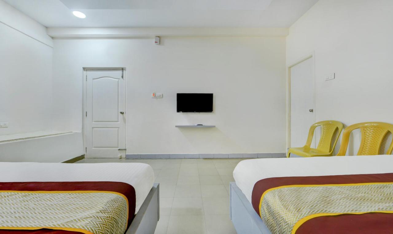 Pleasant Days Hotel Chennai Esterno foto