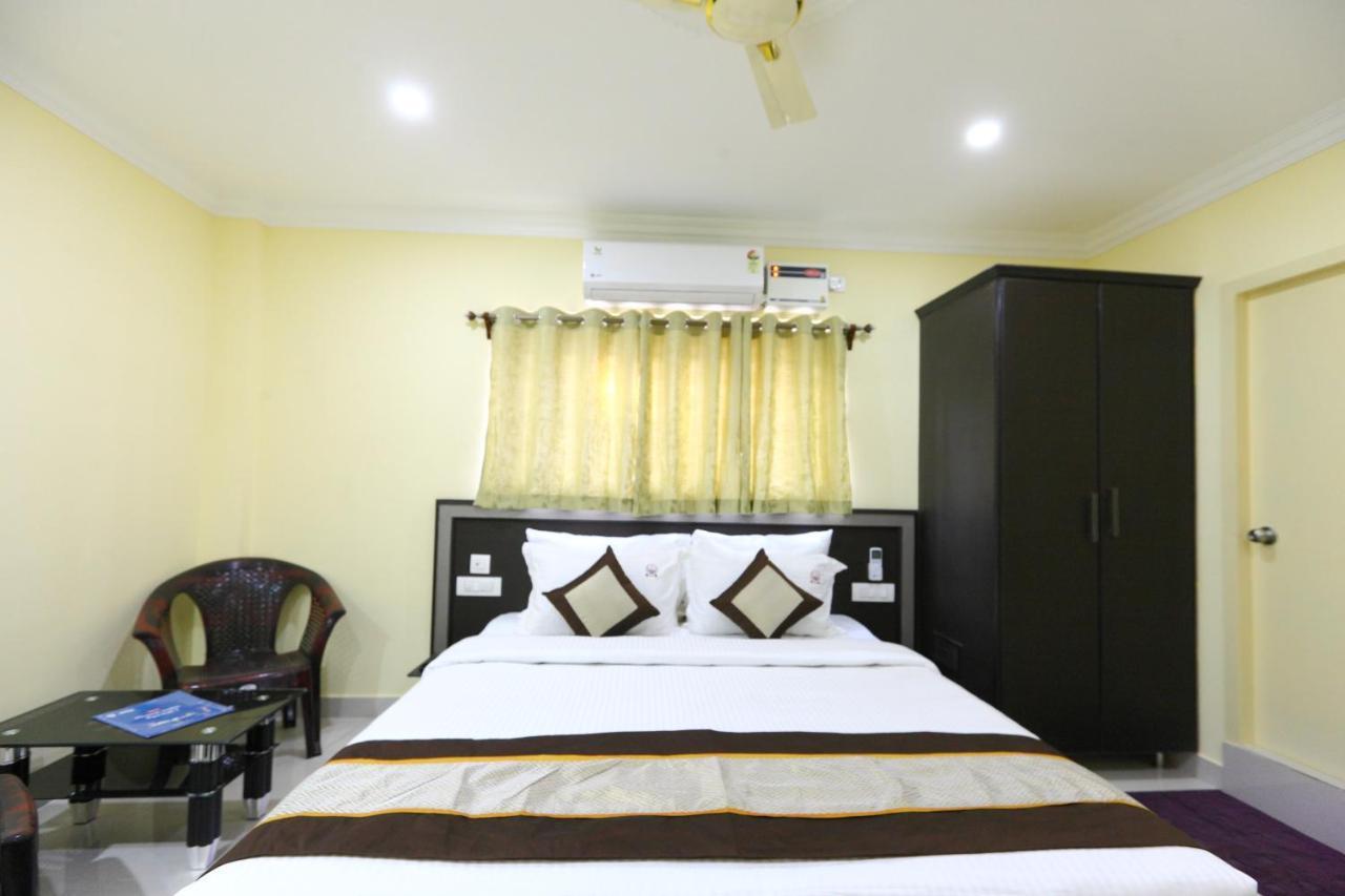 Pleasant Days Hotel Chennai Esterno foto